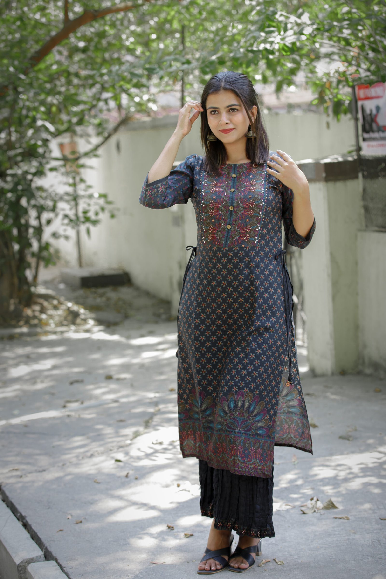 Peacock Black - Image 10