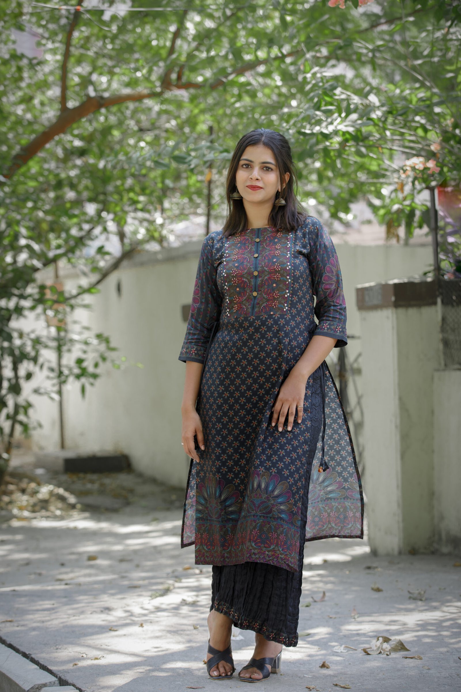 Peacock Black - Image 8