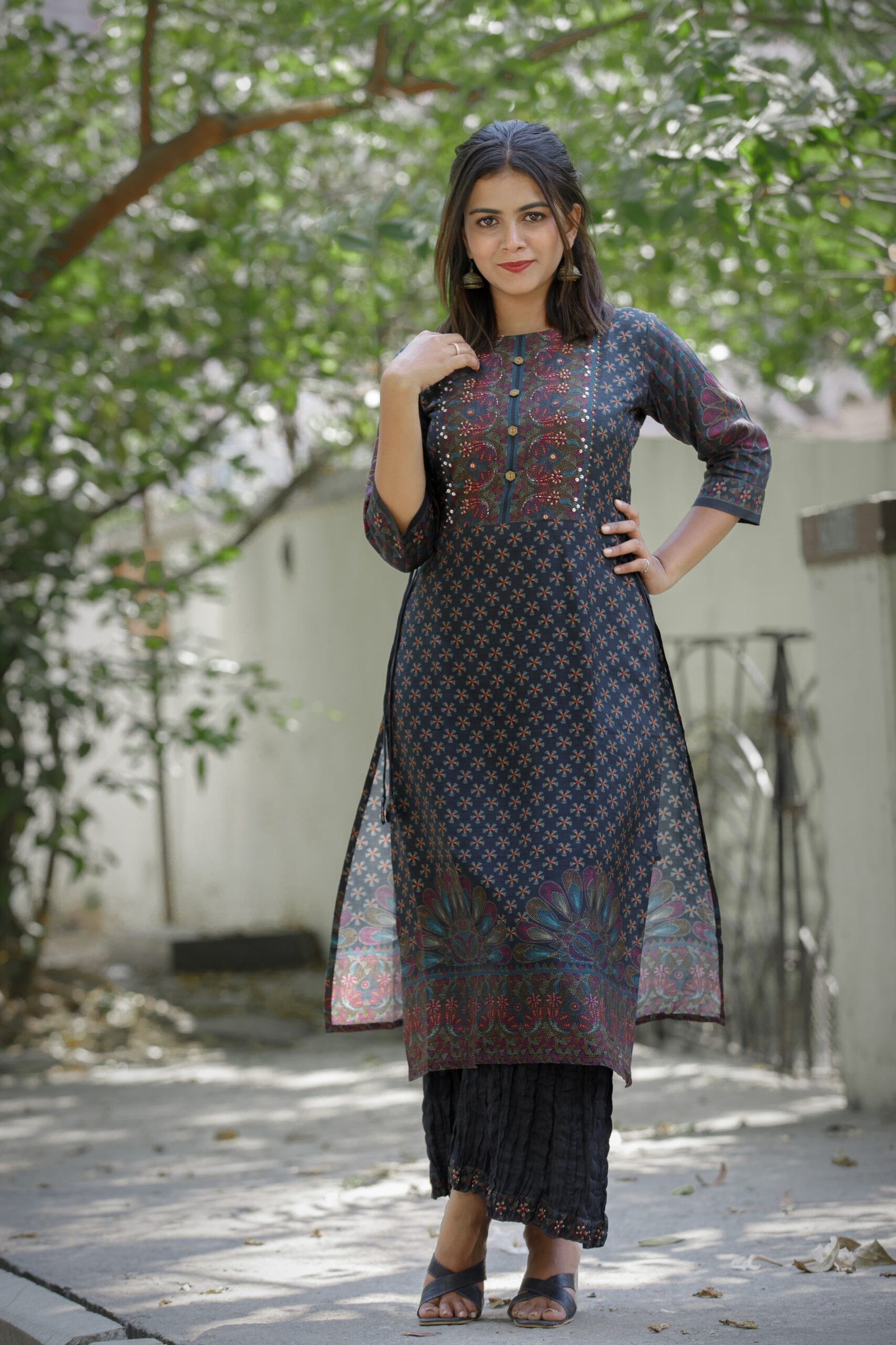 Peacock Black - Image 6