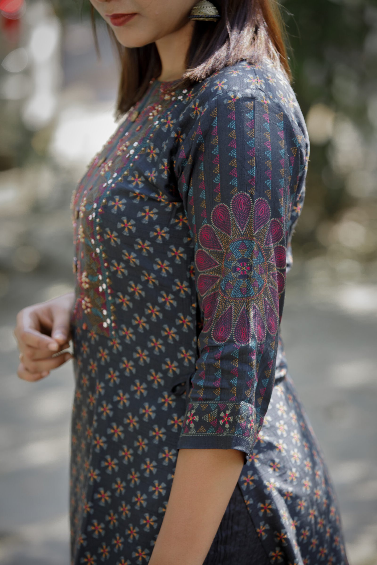 Peacock Black - Image 11